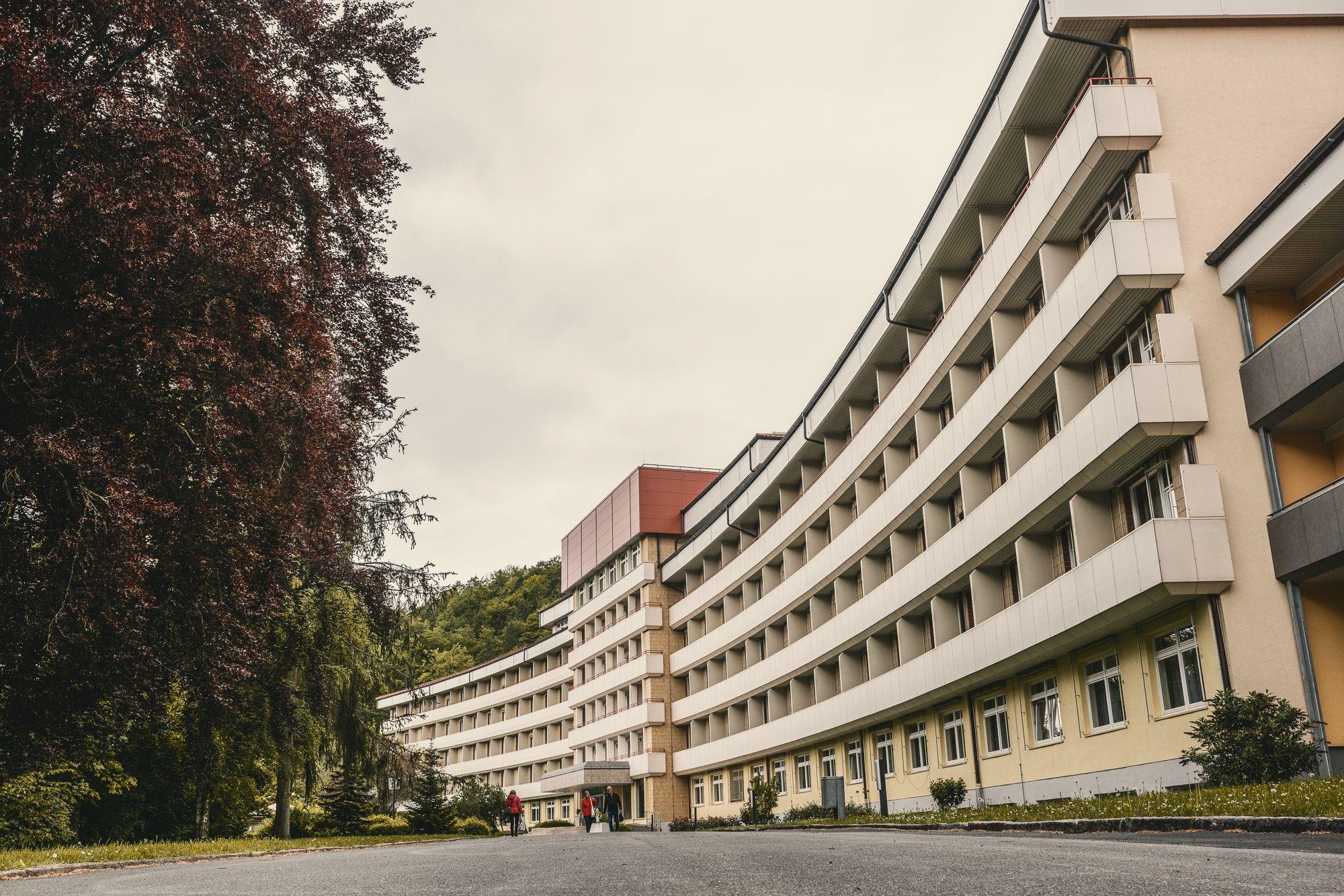 Außenansicht der Rehaklinik Lautergrund. 