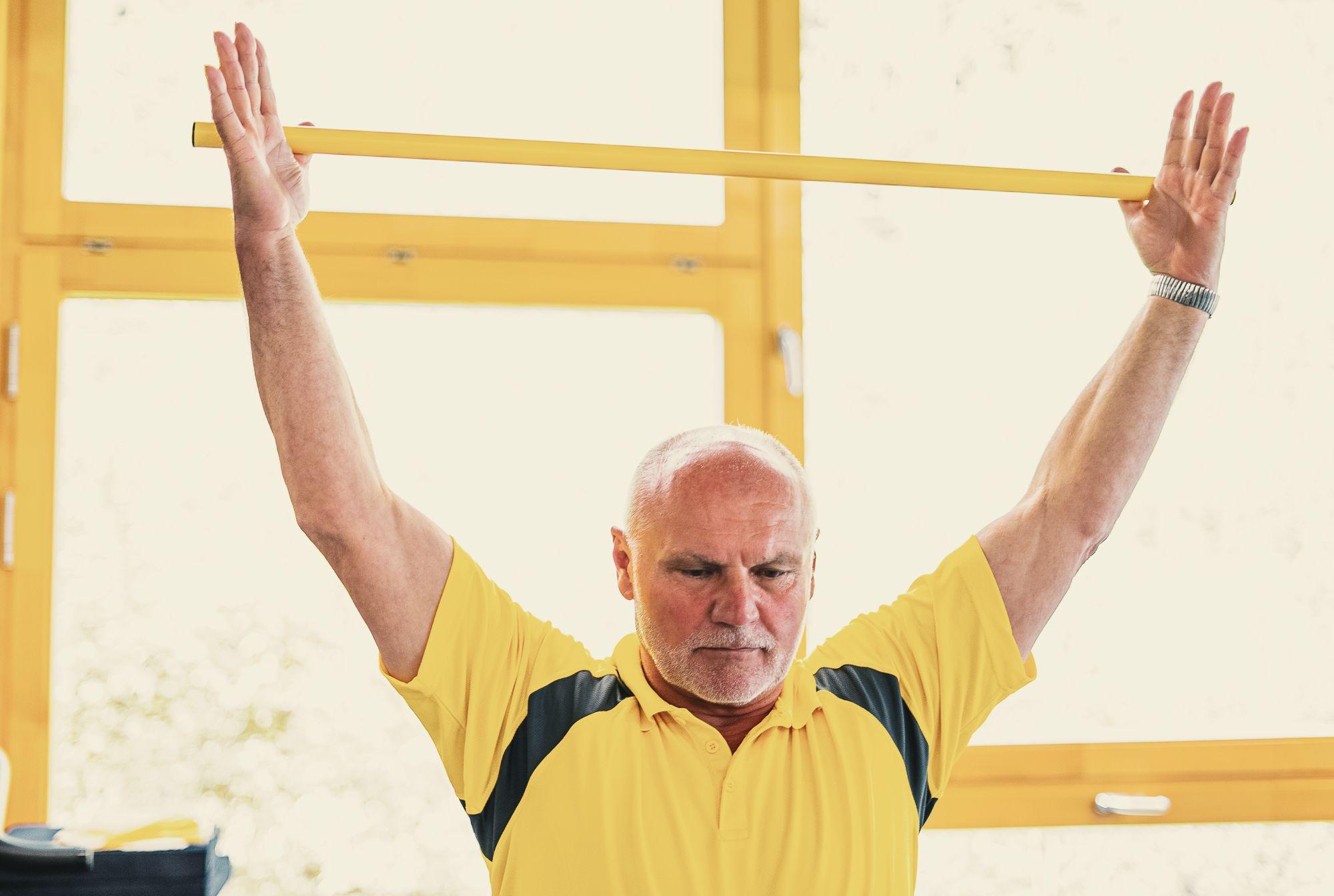 Ein Patient bei der Medizinischen Trainingstherapie MTT.