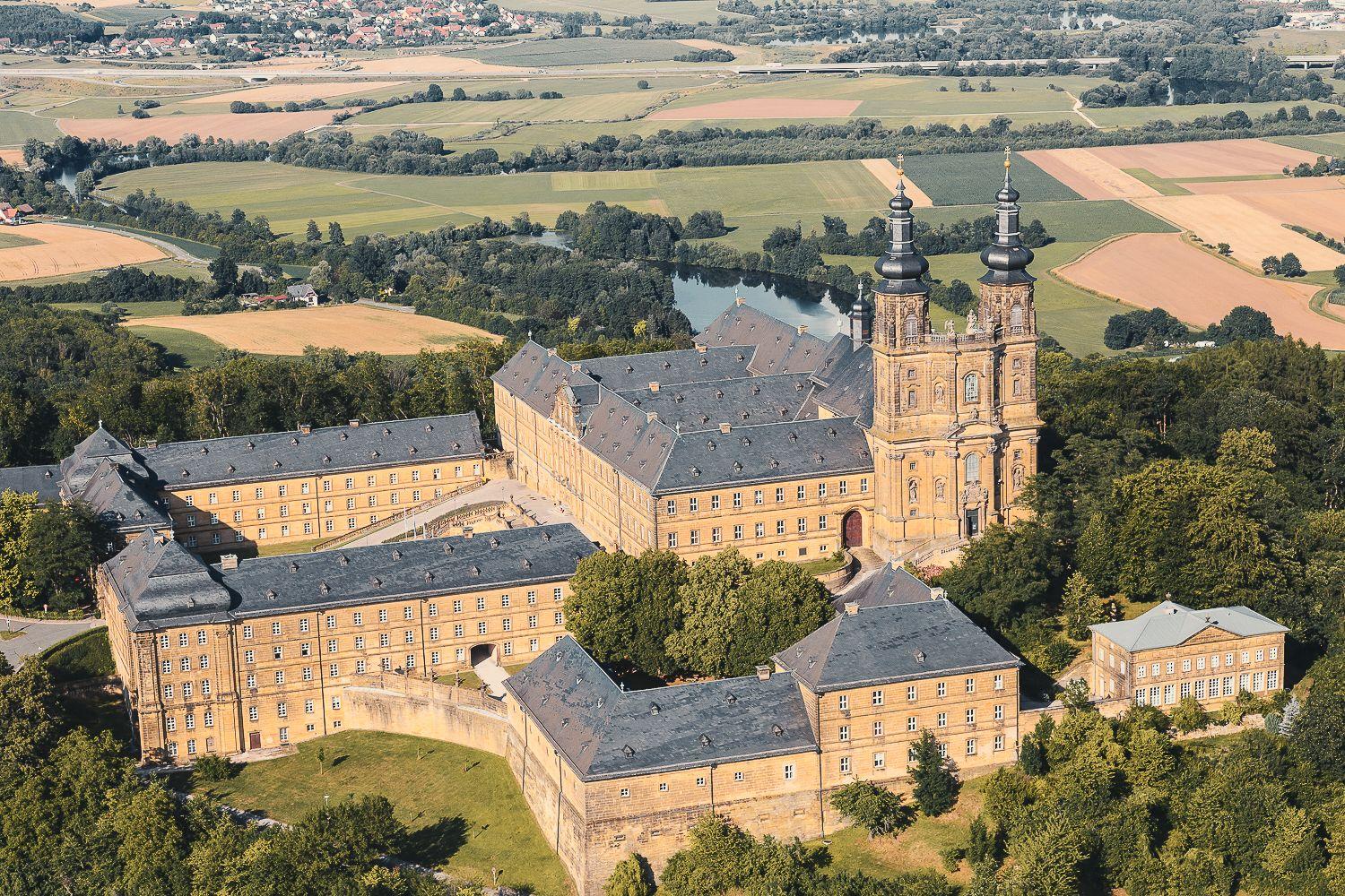 Luftaufnahme der Basilika Vierzehnheiligen.